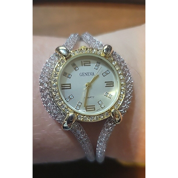 Woman\'s Watch Geneva (4275) Beautiful Watch needs battery main image 4